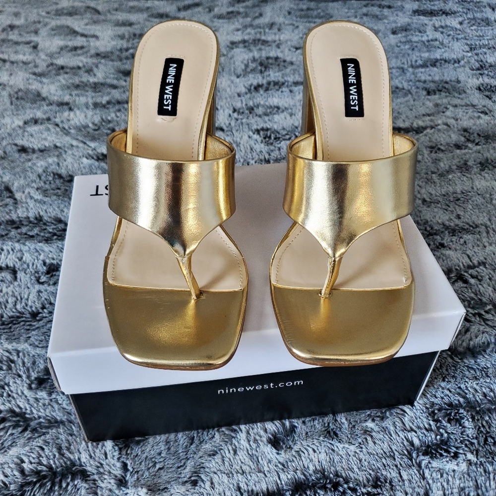 Women's Nine West Gogo sandal.
